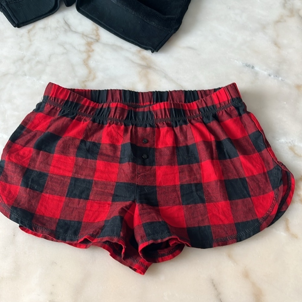Wondershop Black and Red Plaid Pajama Set with Eye Mask - Picture 7 of 14